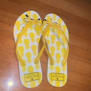 Kate Spade Pineapples Size 7 Flip Flop